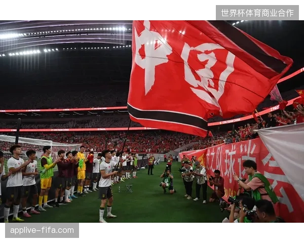 中国U23男足在国际邀请赛中大胜对手，展现了良好的阵容深度和统治力